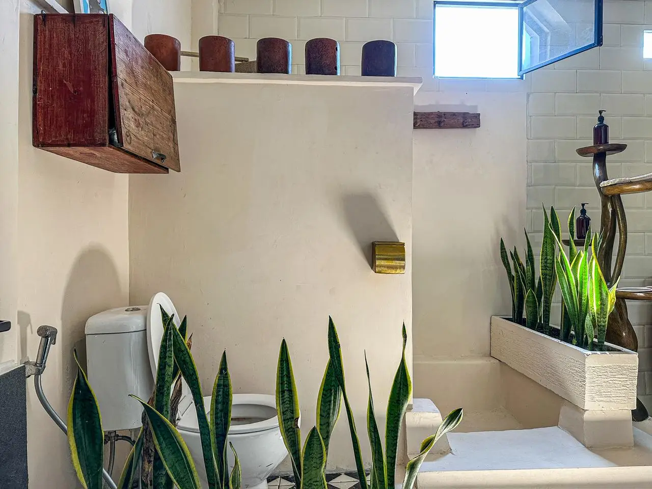 House with 2 bedrooms & rooftop gallery