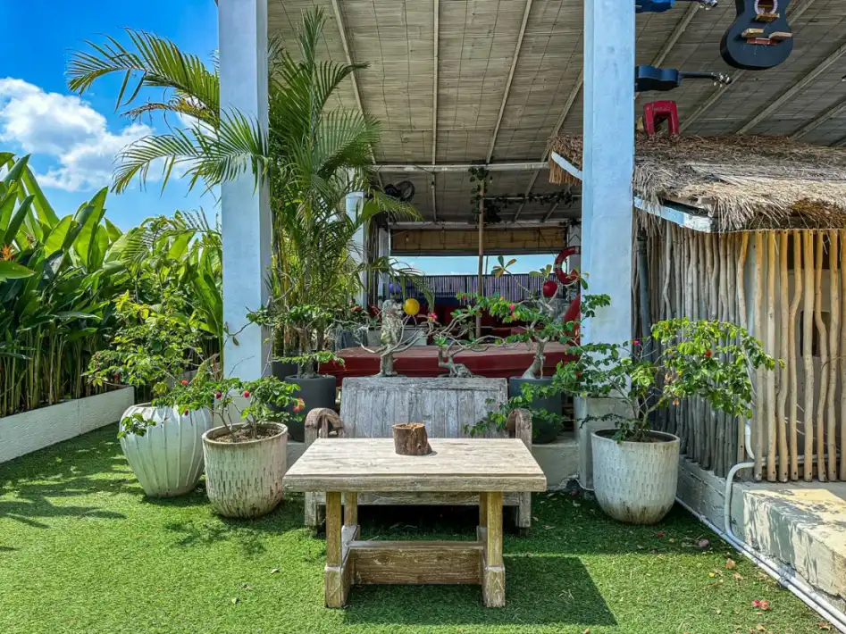 House with 2 bedrooms & rooftop gallery