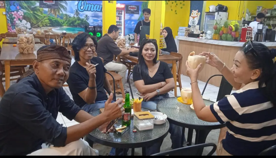 Eat, Drink, Talk and Just Relaxing